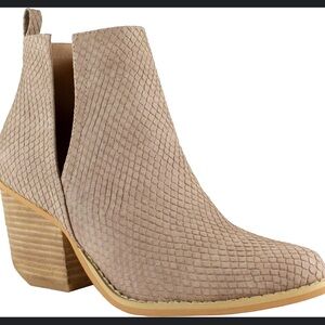 Women's Tan Ankle Boots
